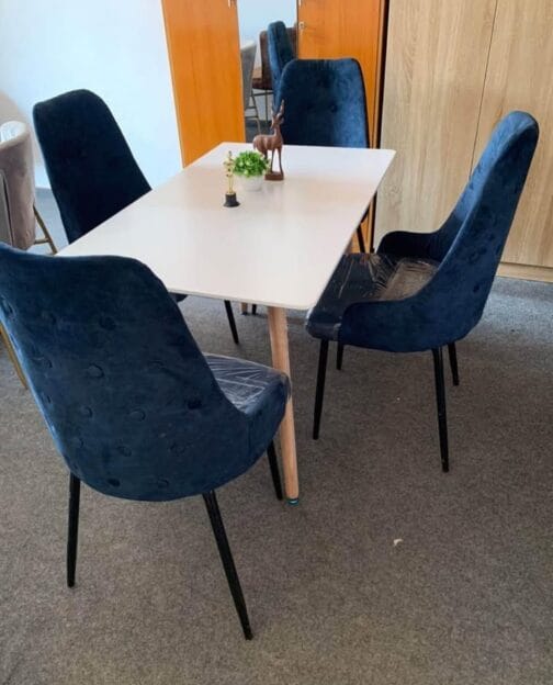 Ensemble Table + 4 chaises moderne